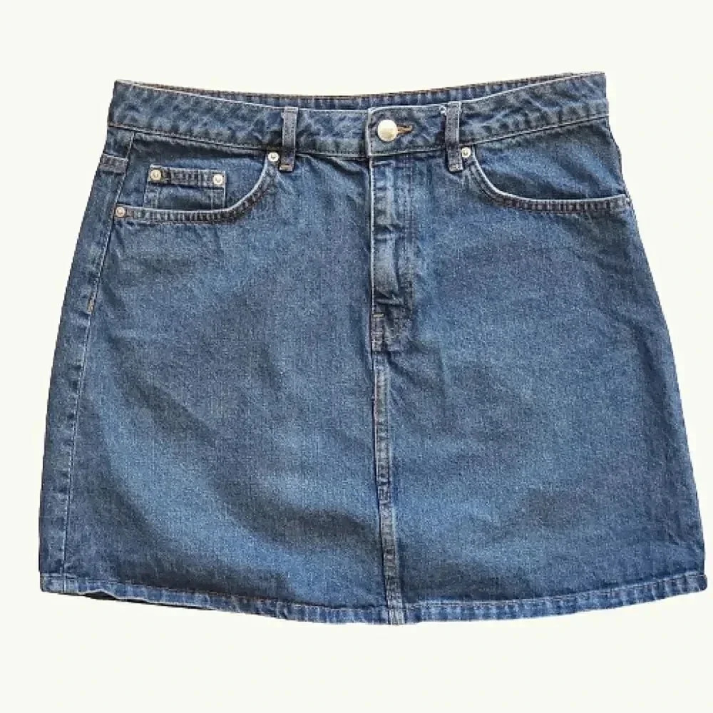NWOT H&M DIVIDED denim mini skirt medium blue Size 8
